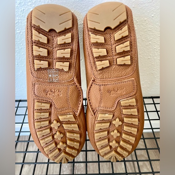 NEW Women’s Arlene Coach Moccasin Loafer, Tan, Size US 7. - Picture 6 of 15